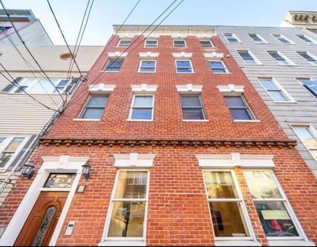 Building Photo - 408 Monroe St Unit 3