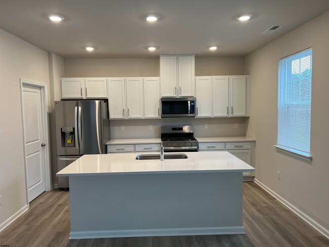 Photo - 109 Malibu Dr