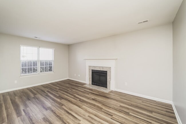 Photo - 2733 Fairstone Ave