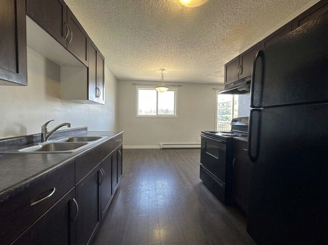 12015 82 St NW Unit 2A
