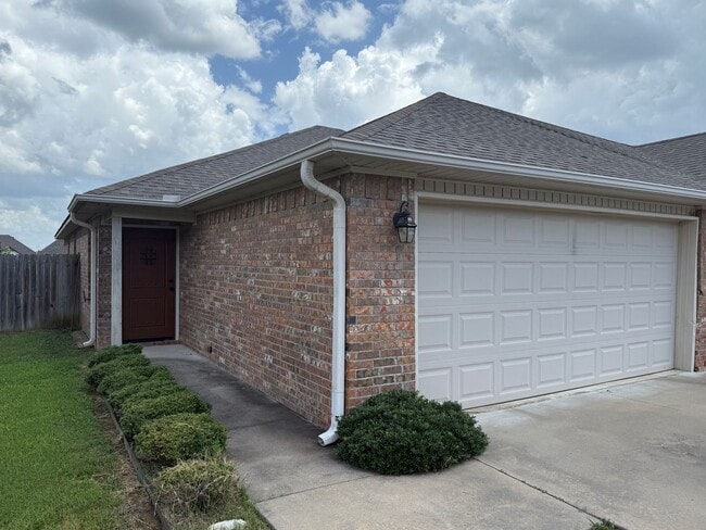 Hatcher-1118 (AG*) - Hatcher-1118 (AG*) Apartment Unit 1118A