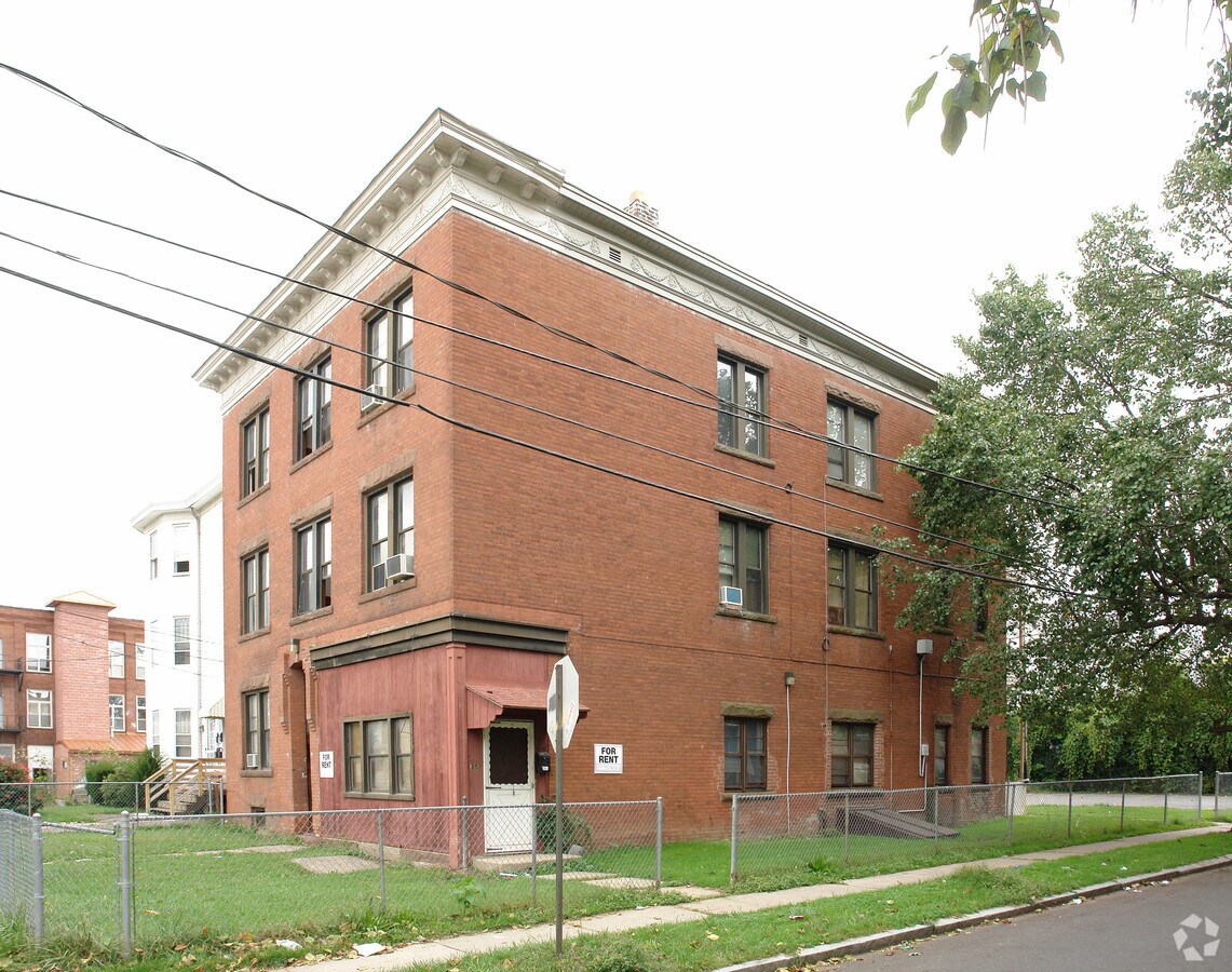 Photo - 33-35 Rowe Ave Apartments