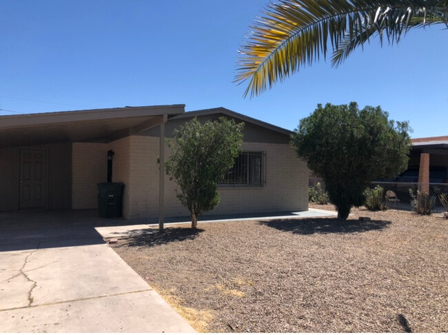 Photo - 1132 E 26th St