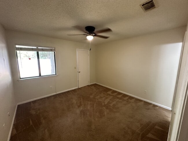 Photo - Condo for Rent Unit 19