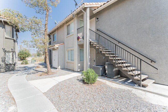 Photo - 1888 Bighorn St