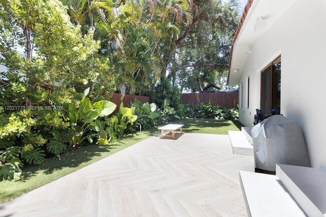 Photo - 1701 SW 23rd Terrace