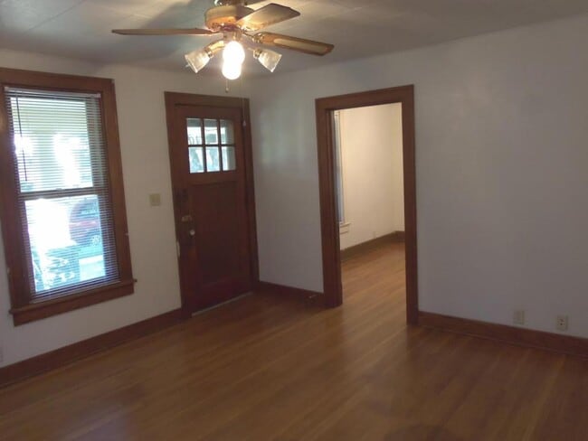 Photo - 1710 Harwood St