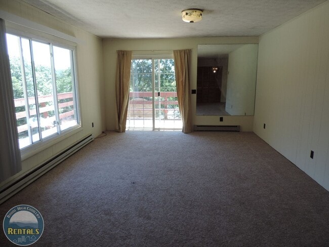 Photo - Upper Duplex off Pinnacle--Close to Campus!