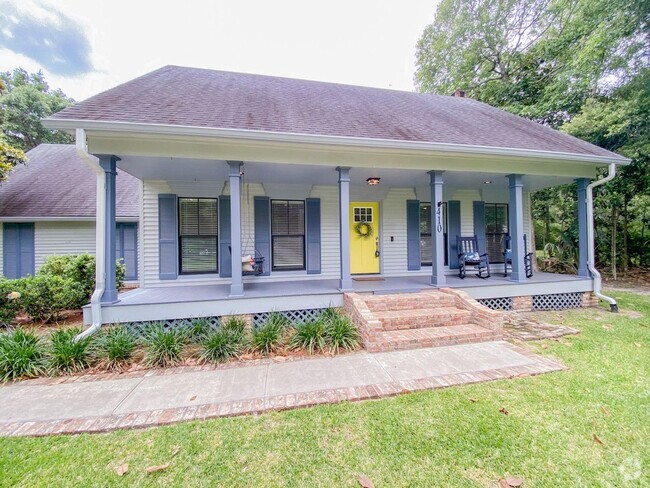 Building Photo - Downtown Ocean Springs Living! Charming 3 ... Rental