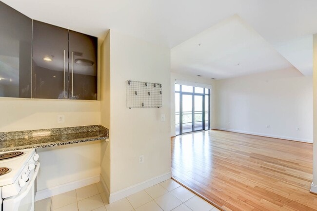 Photo - Gorgeous 2 Bedroom Penthouse in River Place South! Unidad 1101