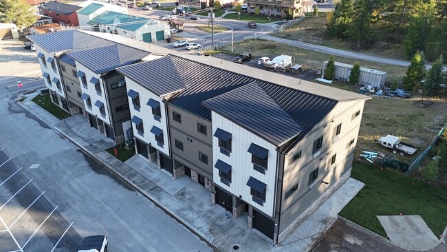 Building Photo - 1010 Baker Ave Unit 302