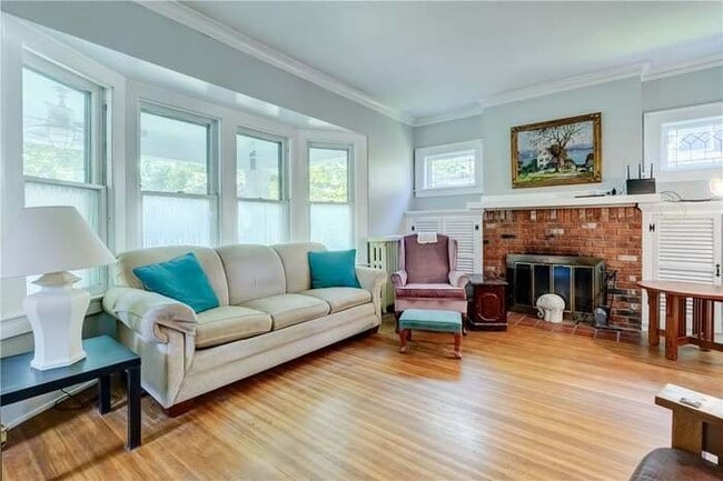 Photo - 144 Deerfield Dr
