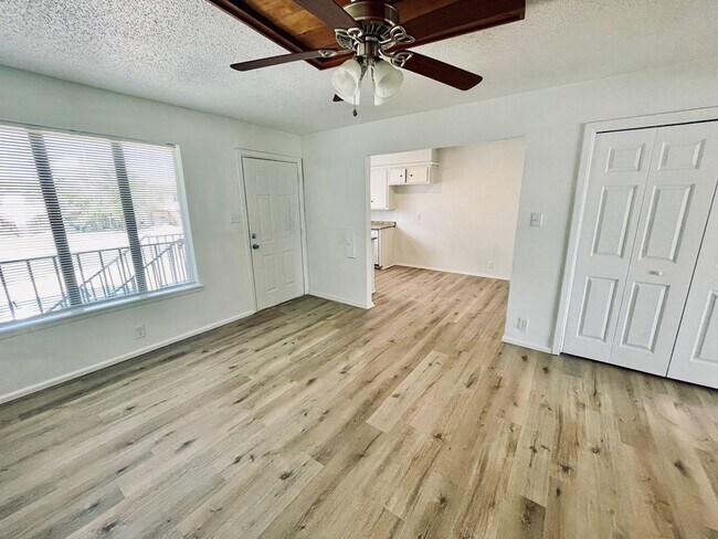 Photo - 1203 Redwood St