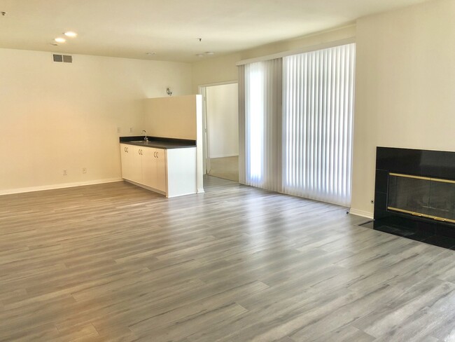 Beautiful 2 Bedroom Condo In Encino - Beautiful 2 Bedroom Condo In Encino