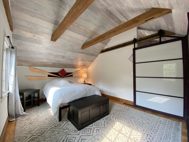 Photo - YOUR FULLY FURNISHED HOME IN THE HEART OF ...