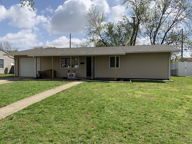 Photo - 2945 Lucas Way