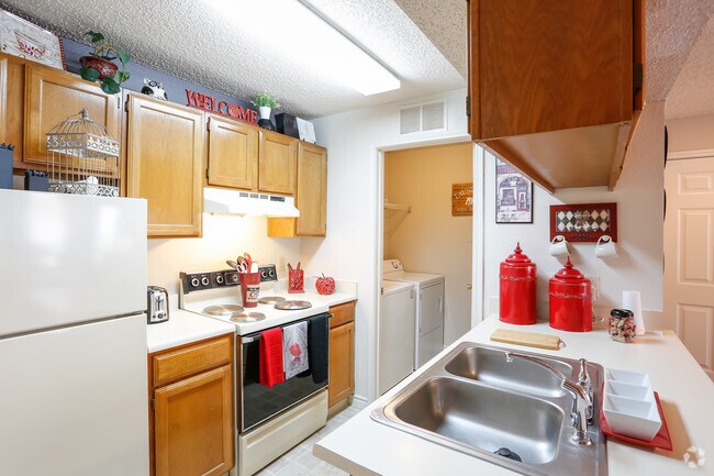 1BR, 1BA - 688 SF - The Retreat at Walnut Creek