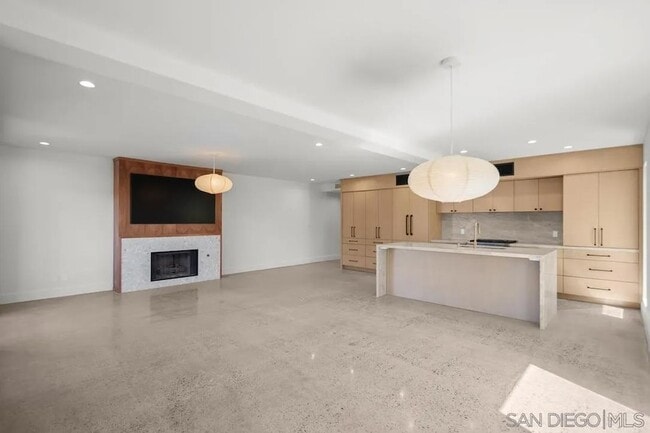 Photo - 857 F Ave