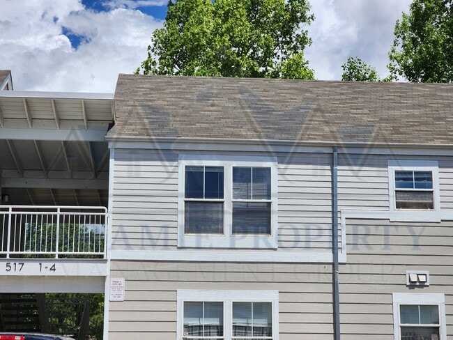 Building Photo - 3 Bed 2 Bath Condo Unit 4