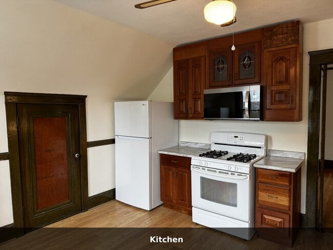 Kitchen Stove - 508 Woodward Rd Unit Woodward Rd #2