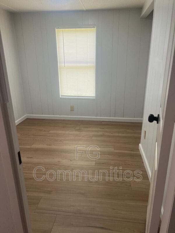 Photo - 304 Coleman Rd