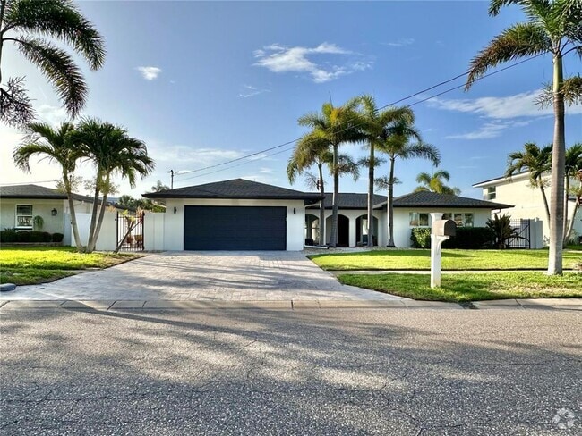 Building Photo - 320 Palm Island NE Rental
