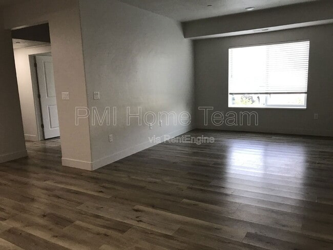 Photo - 2874 Kiesel Ave Unit 208