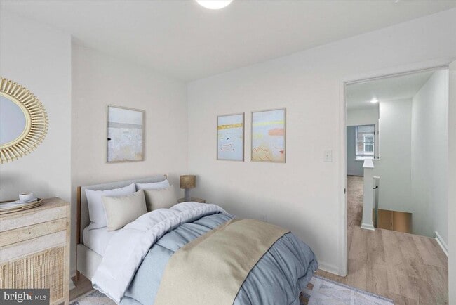 Photo - 1529 N Hollywood St