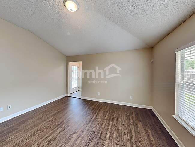 Photo - 6076 Scenic Meadow Ln