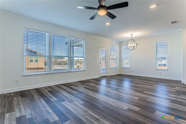 Photo - 1304 Long Crk Ln