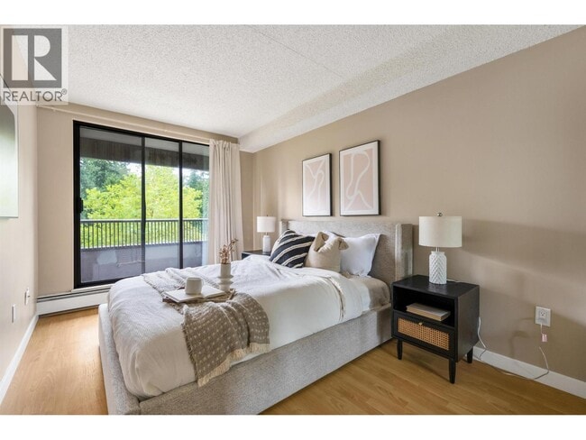 Photo - 6595 Willingdon Ave Unité 608