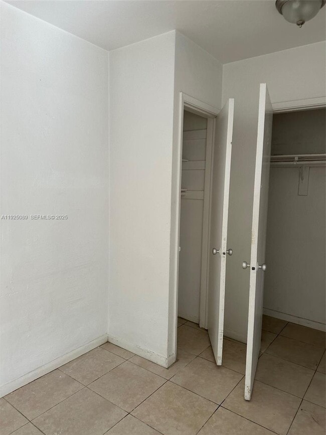 Photo - 16190 NE 19th Pl Unit 4