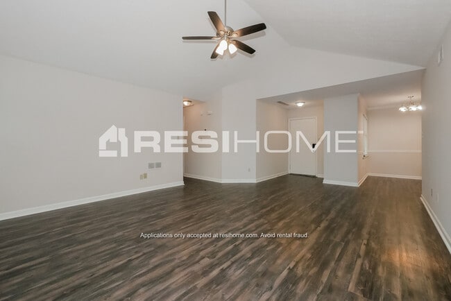 Photo - 10 Homeport Dr