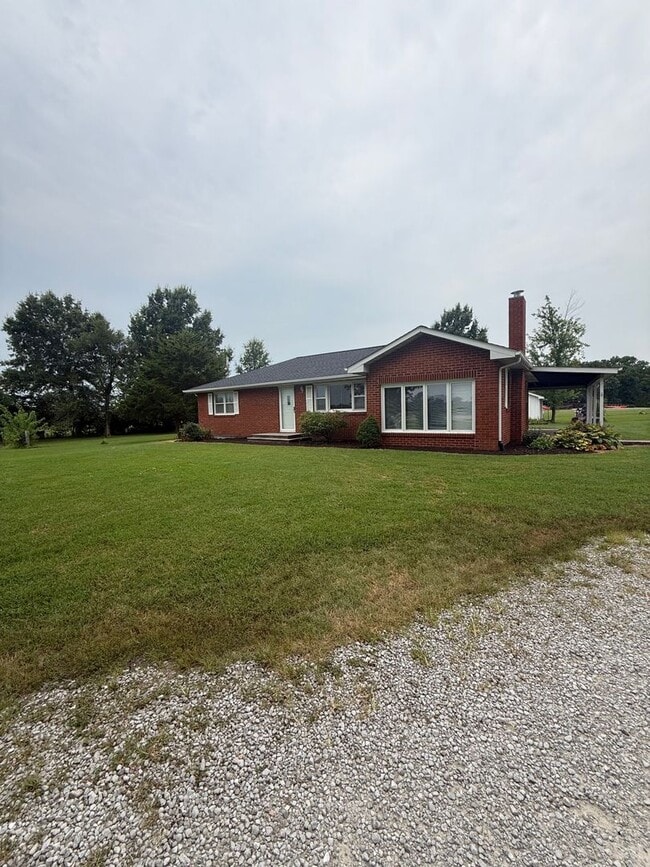 Photo - 19555 US-63