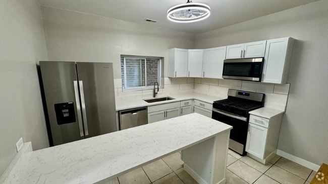 Building Photo - 1254 N Bosworth Ave Rental