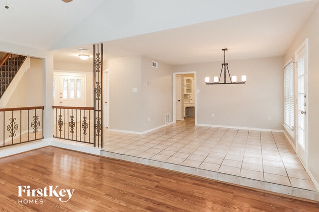 Photo - 1105 Carrington Ct