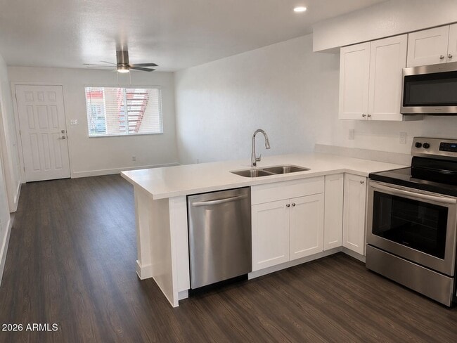 Photo - 510 W University Dr Unit 101
