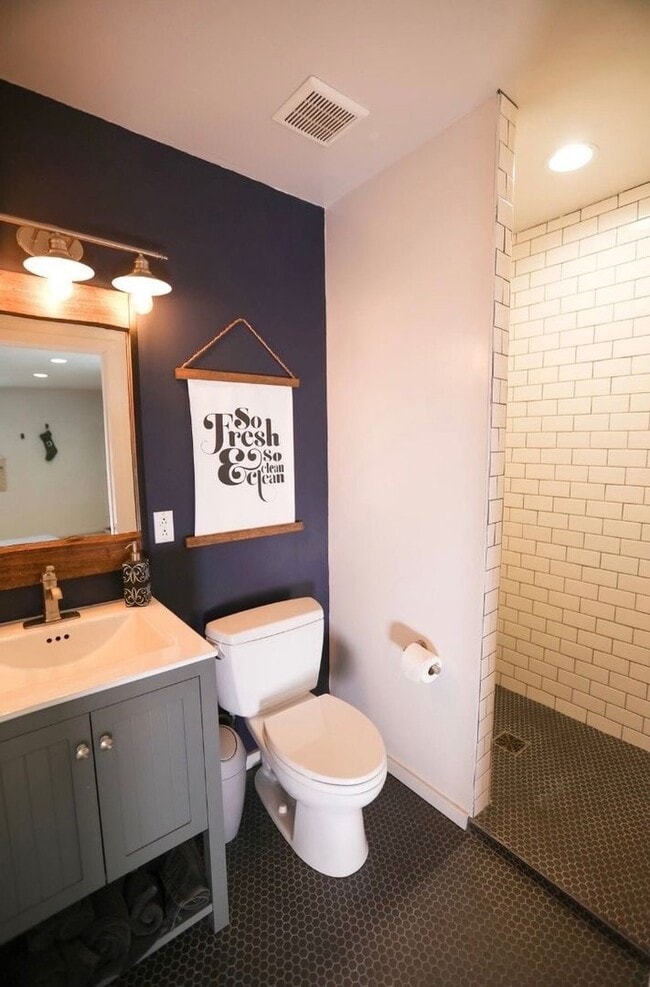 Photo - 1730 Asbury Dr