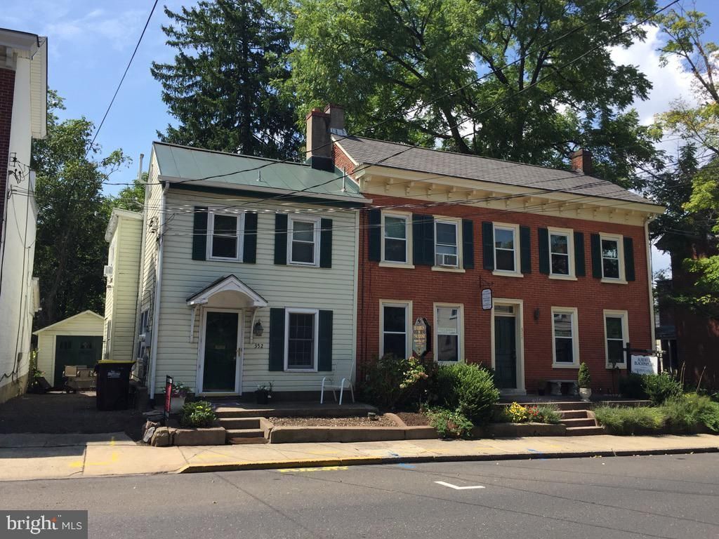 Photo - 352 N Main St Apartment