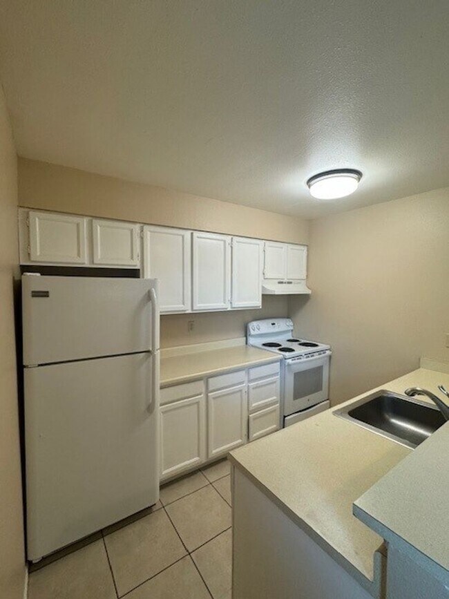 2227 Arapahoe Ave Unit C