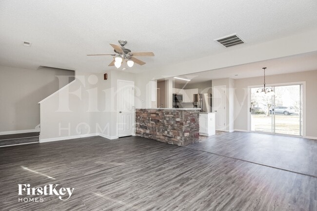 Photo - 14337 Fokker Pl