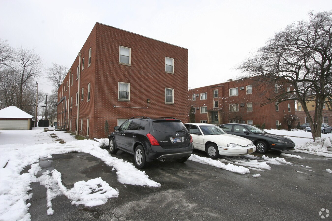 Lawndale Apartments - Lawndale Apartments