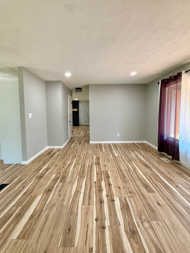 Photo - Three Bedroom Home in Schoolcraft