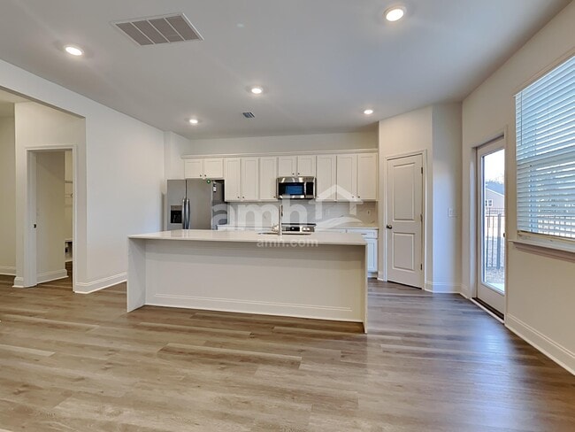 Photo - 110 Trevino Dr