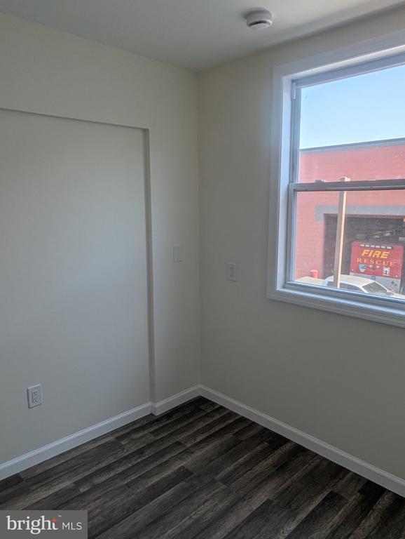 457 Mechanic St
