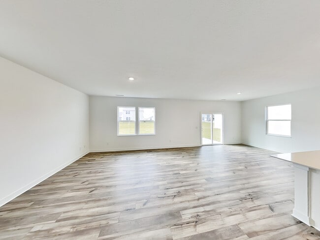 Photo - 758 Felix Dr