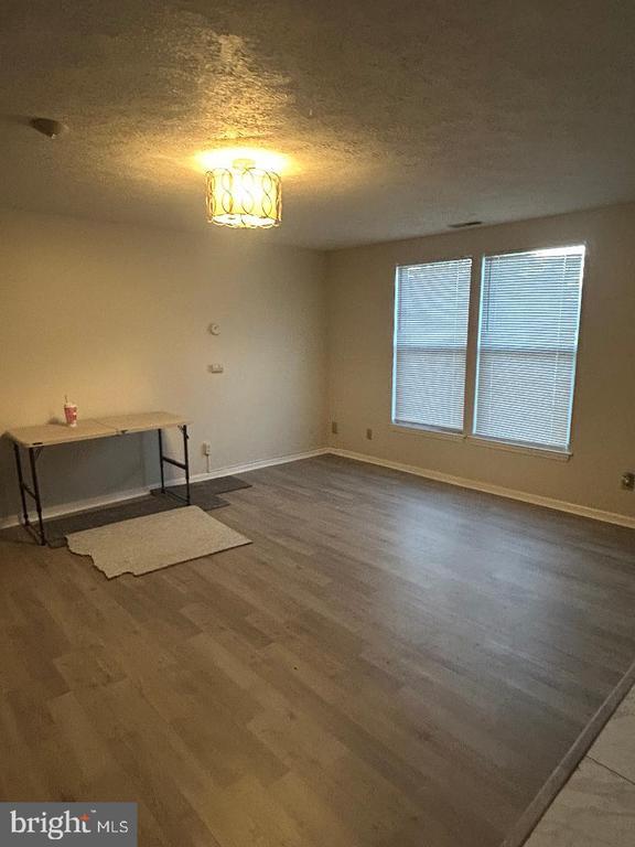 Photo - 41 Vanderbilt Ct