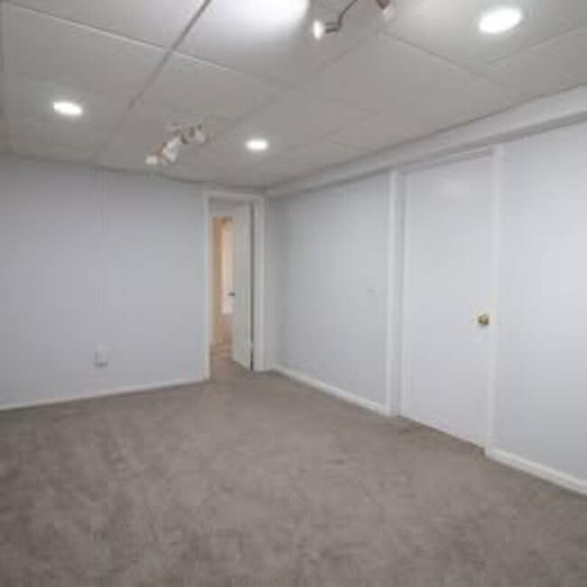 Photo - 101 N Duluth Ave