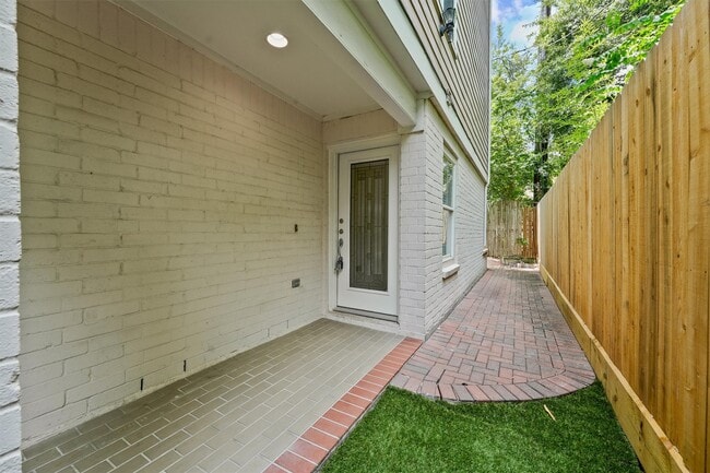 Photo - 208 Hawthorne St Unidad A