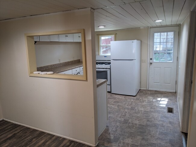 Photo - 102 Catherine St